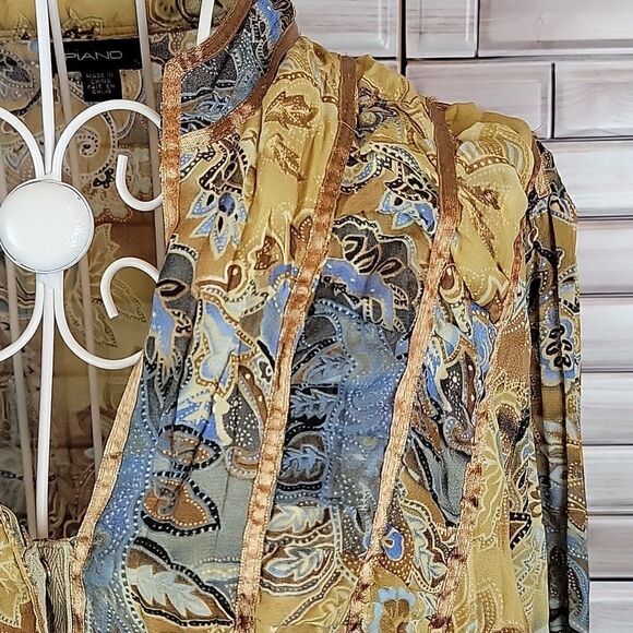 Piano long sleeved top Size S - Picture 4 of 13